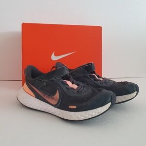 Nike Girl's Revolution 5 Sneakers Bronze Black Size 1